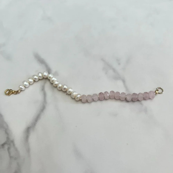 Pearl and Rose Quartz Hand Knotted Beaded Bracelet Gold Filled Clasp - Picture 5 of 9